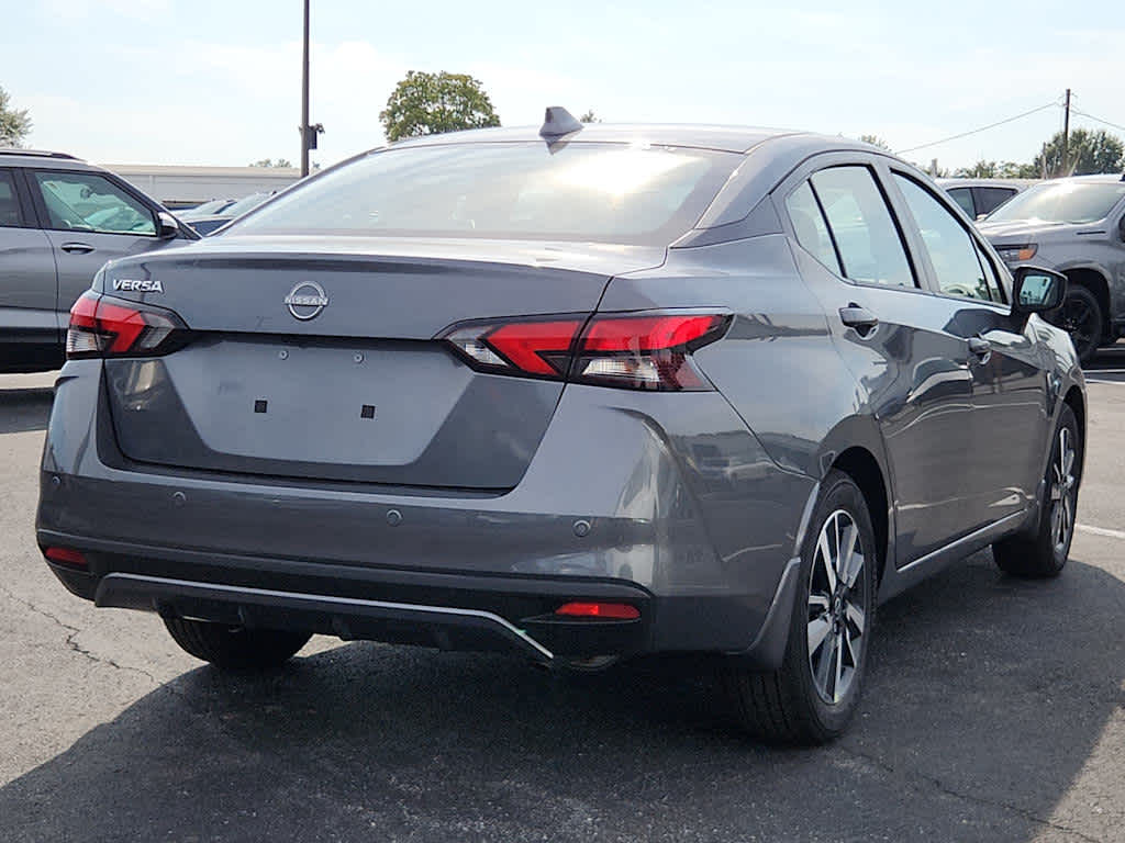 2025 Nissan Versa SV photo 4