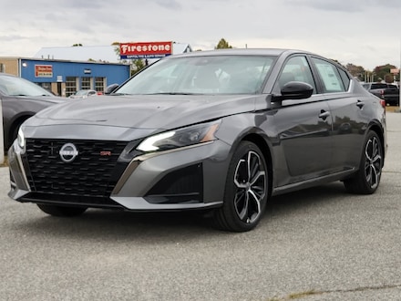 2025 Nissan Altima SR Sedan