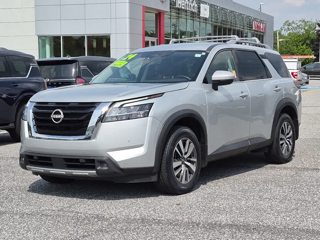 2024 Nissan Pathfinder SL 4WD