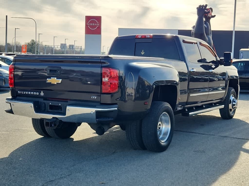 Used 2015 Chevrolet Silverado 3500HD LTZ 4WD Crew Cab 167.7 Truck Crew Cab