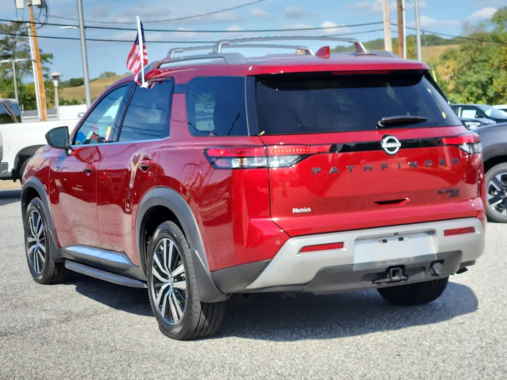 2023 Nissan Pathfinder Platinum photo 3