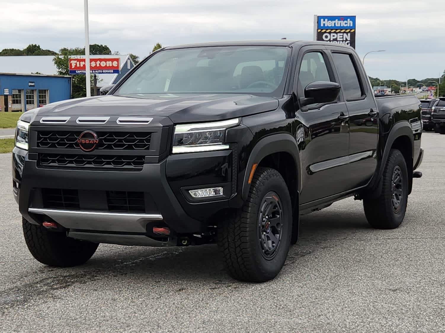 2025 Nissan Frontier PRO-4X's photo