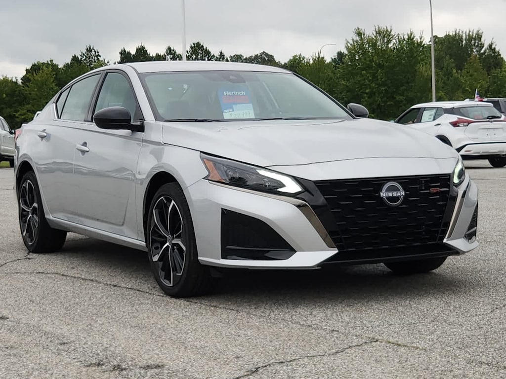 Certified 2025 Nissan Altima SR Sedan