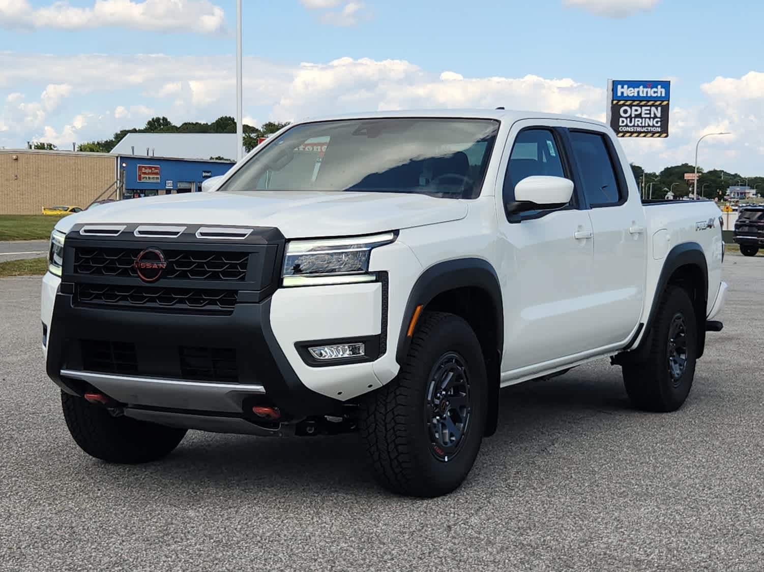 2025 Nissan Frontier PRO-4X's photo