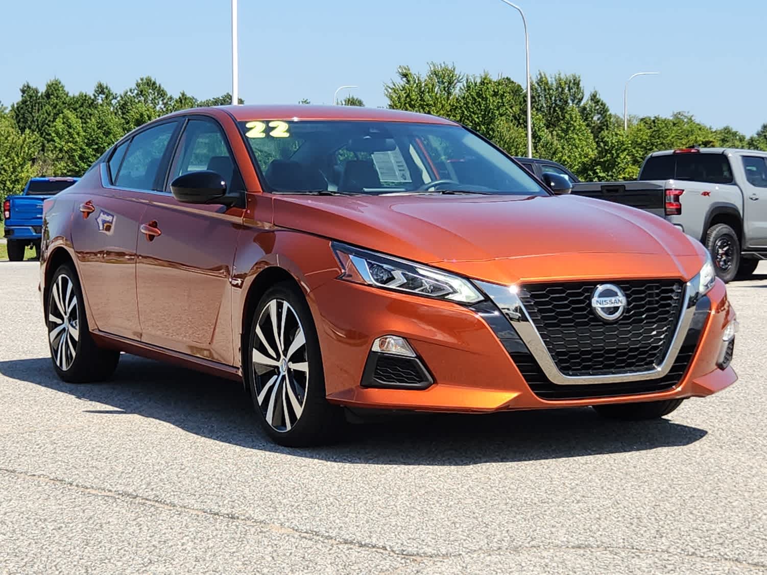 2022 Nissan Altima 2.5 SR photo 2