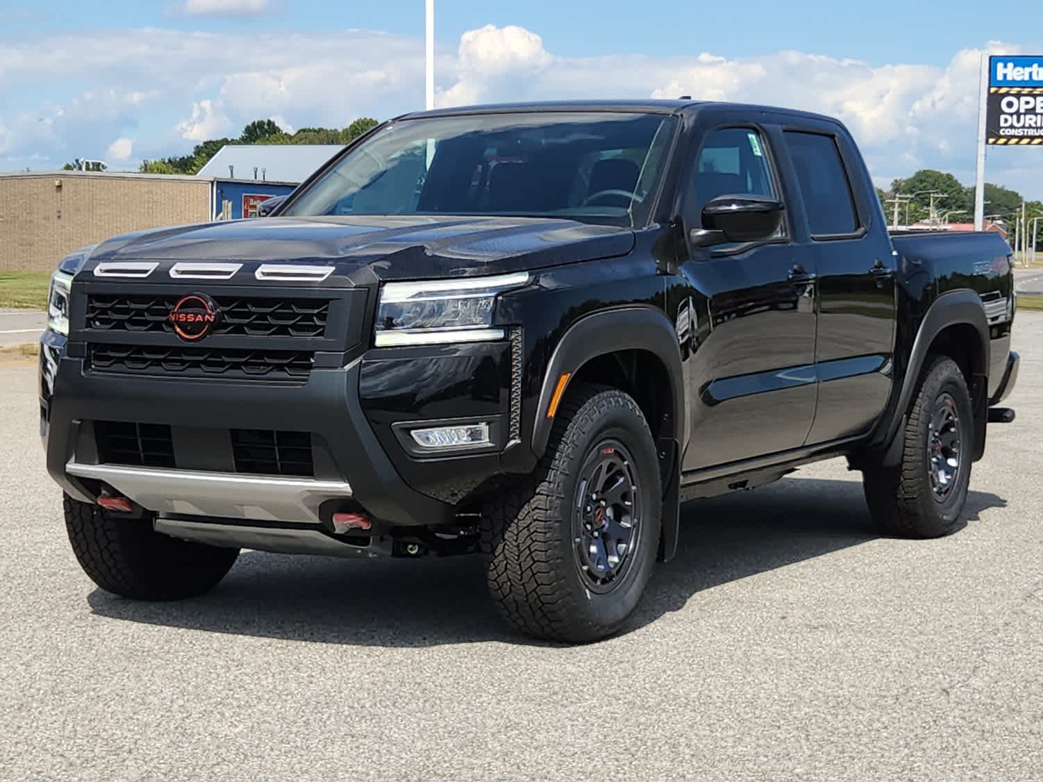 2025 Nissan Frontier PRO-4X's photo