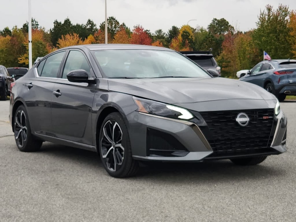 New 2025 Nissan Altima SR FWD