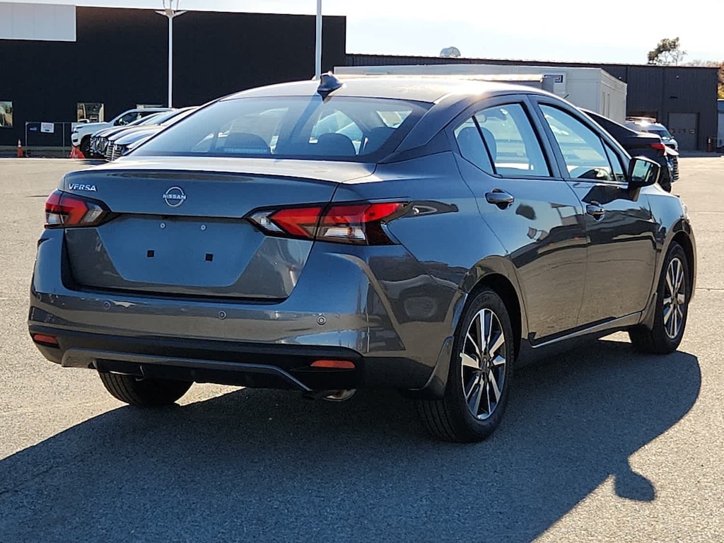 New 2025 Nissan Versa SV CVT