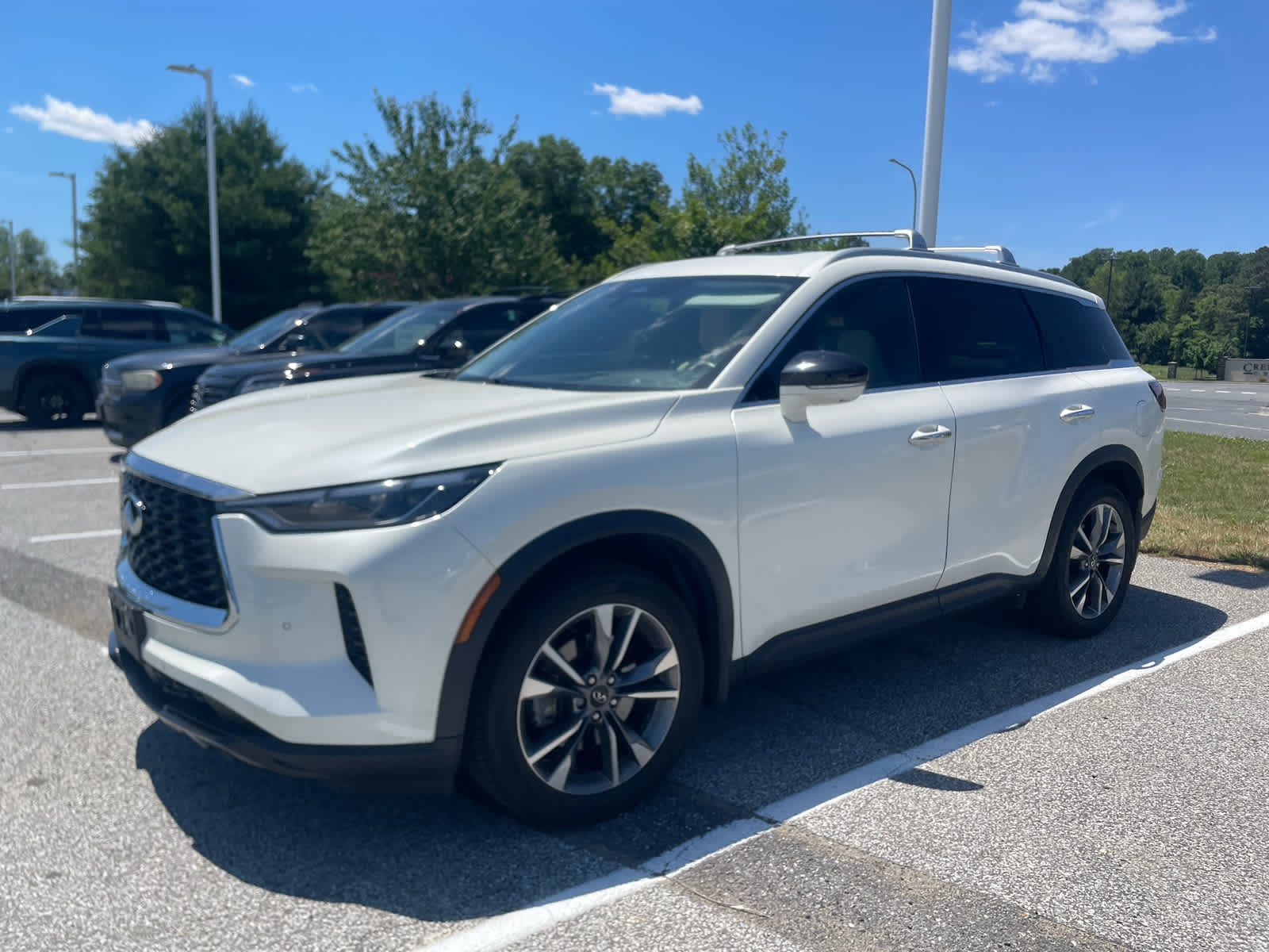 2023 INFINITI QX60 LUXE AWD's photo