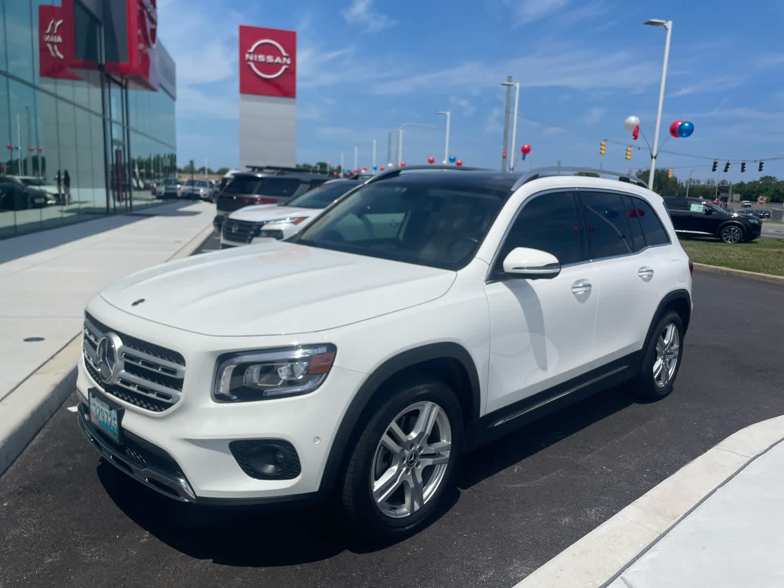 2023 Mercedes-Benz GLB GLB 250 4MATIC's photo