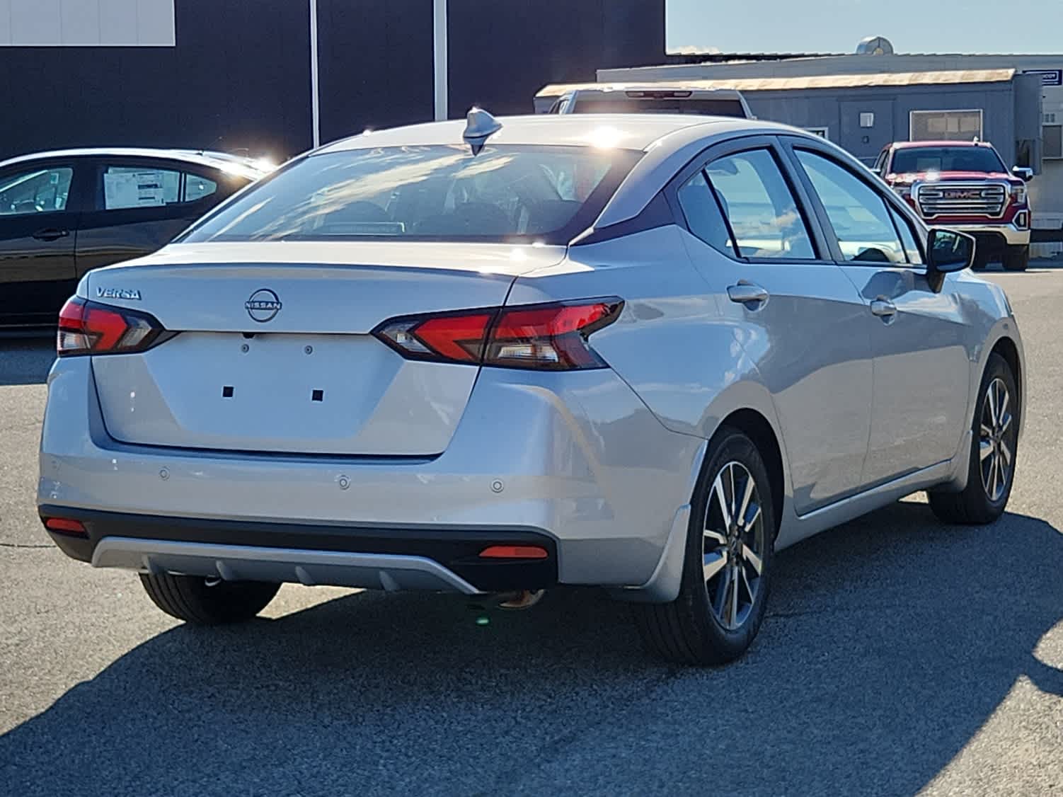 2025 Nissan Versa SV photo 3