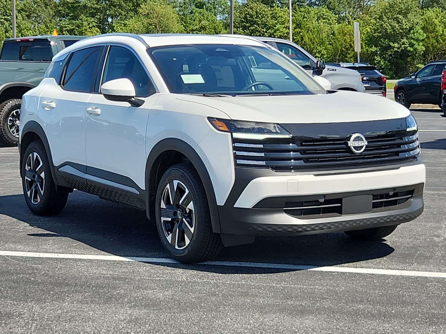 2025 Nissan Kicks SV photo 2