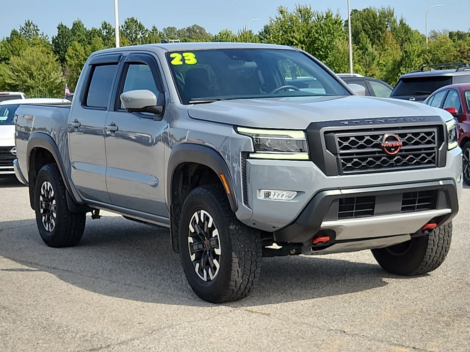 2023 Nissan Frontier PRO-4X Crew Cab photo 2