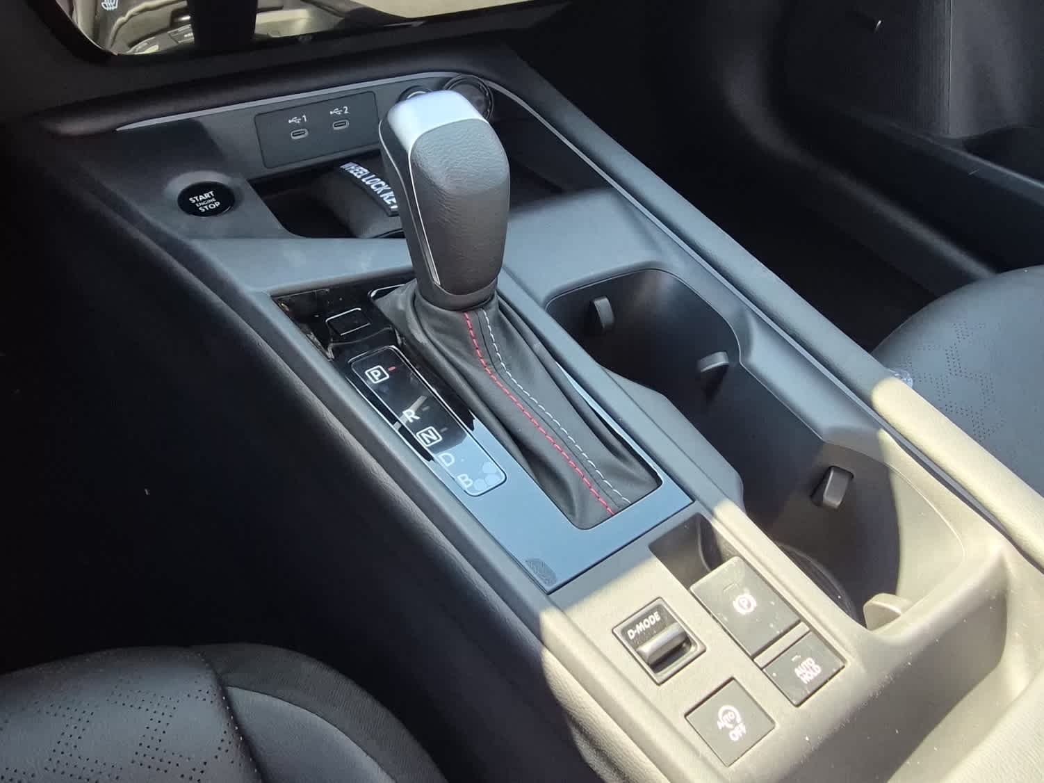 2026 Nissan Sentra SR - Photo 12