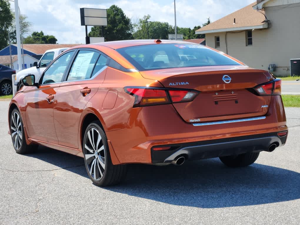 2022 Nissan Altima 2.5 SR photo 4