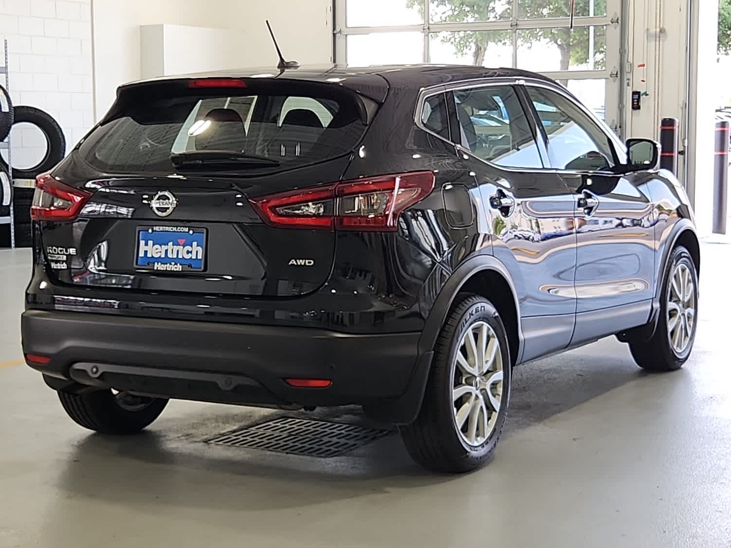 2021 Nissan Rogue Sport S photo 3