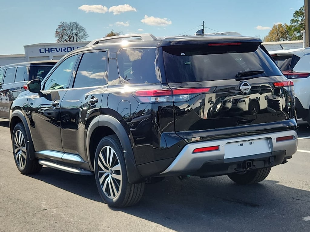 New 2025 Nissan Pathfinder Platinum 4WD