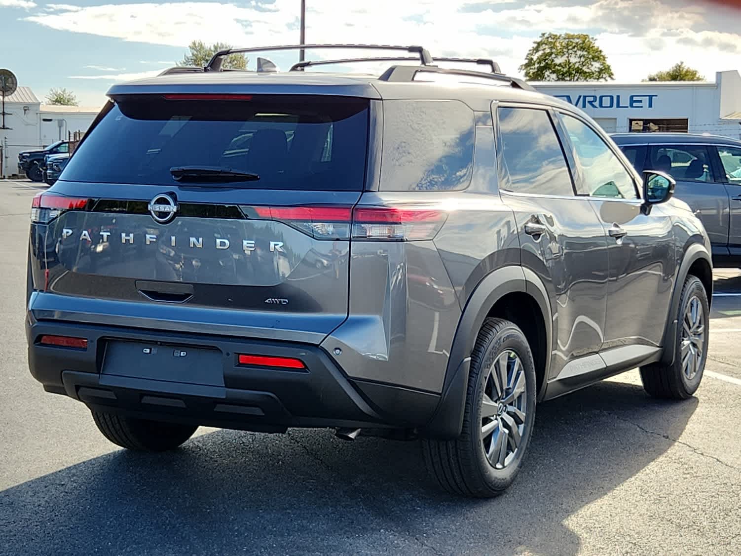 2025 Nissan Pathfinder SV photo 3