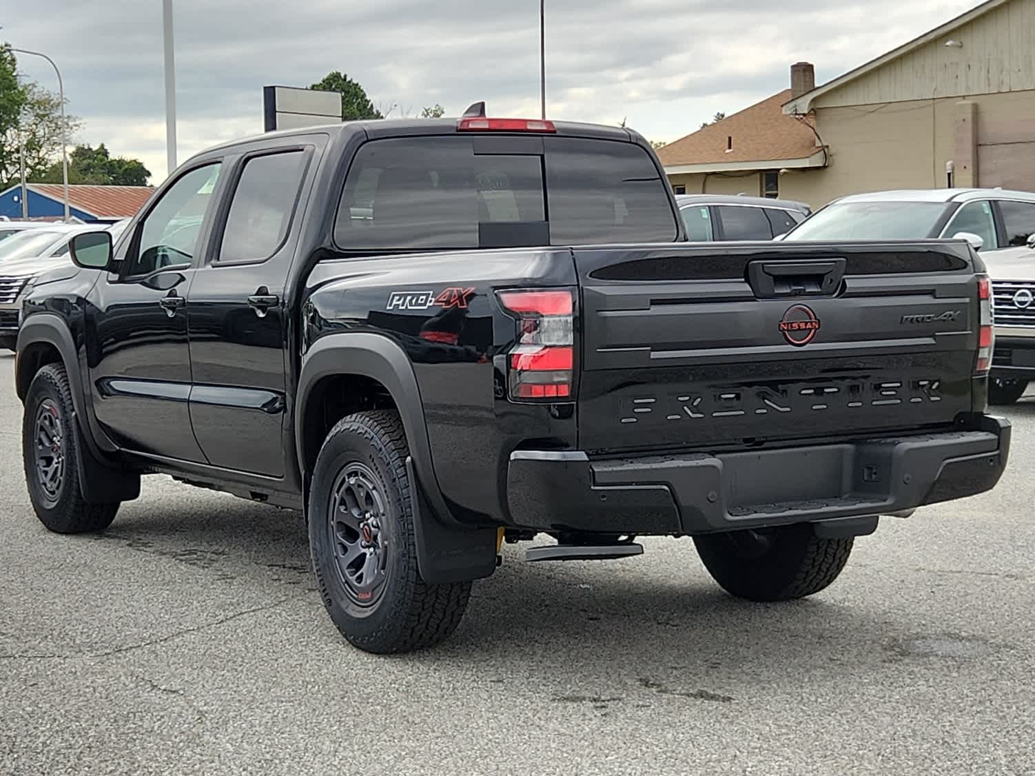 2025 Nissan Frontier PRO-4X Crew Cab photo 4