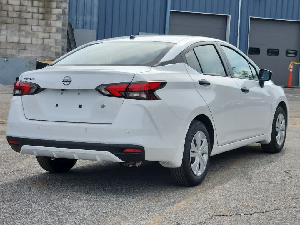 2025 Nissan Versa S photo 4