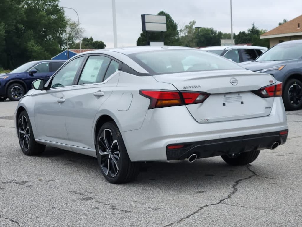 Certified 2025 Nissan Altima SR Sedan
