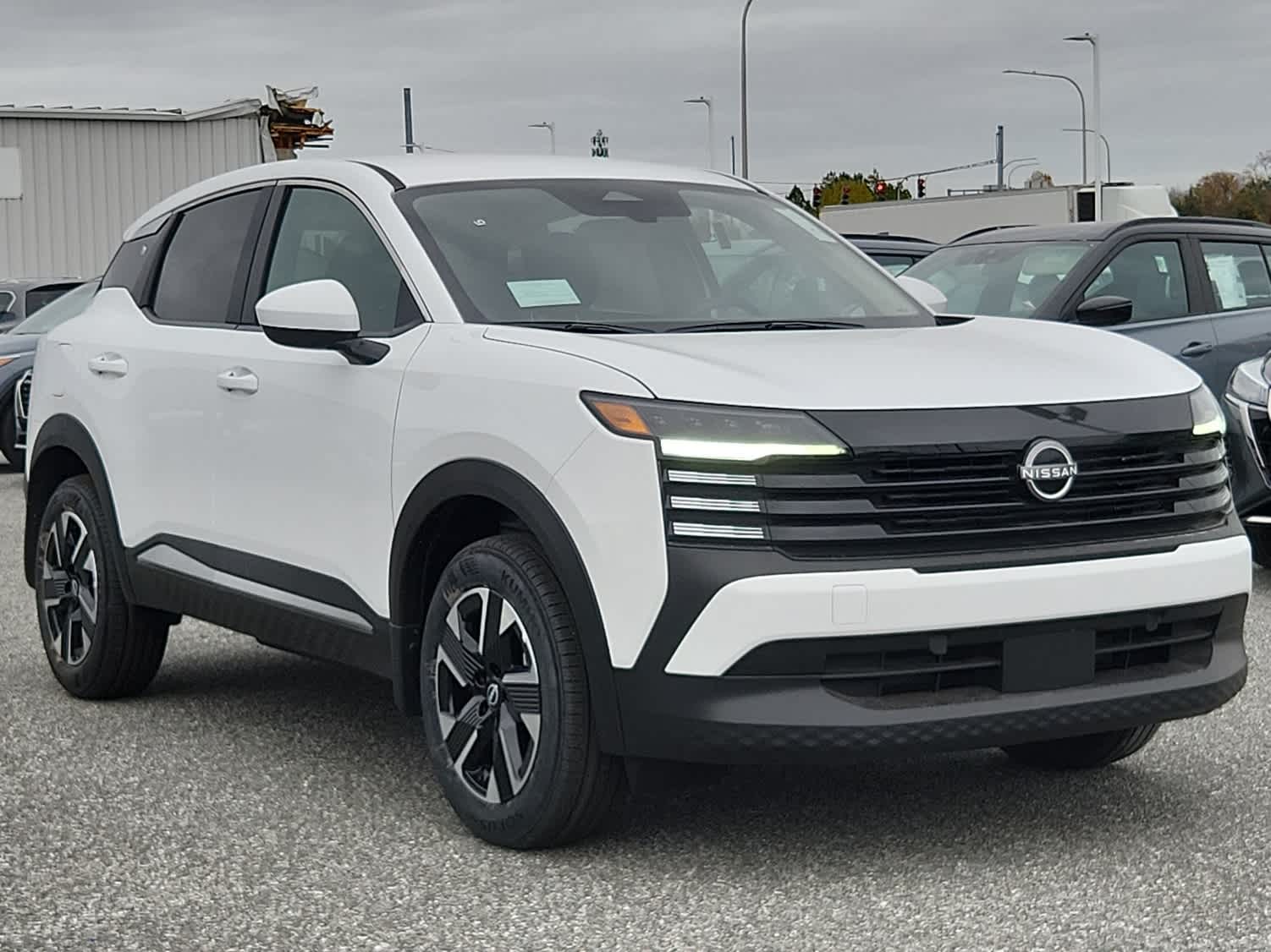 2025 Nissan Kicks SV photo 2