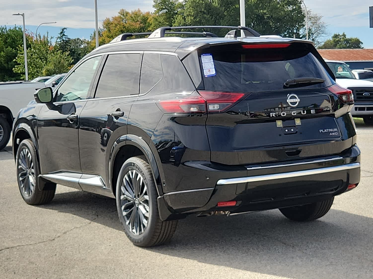 2026 Nissan Rogue Platinum photo 3