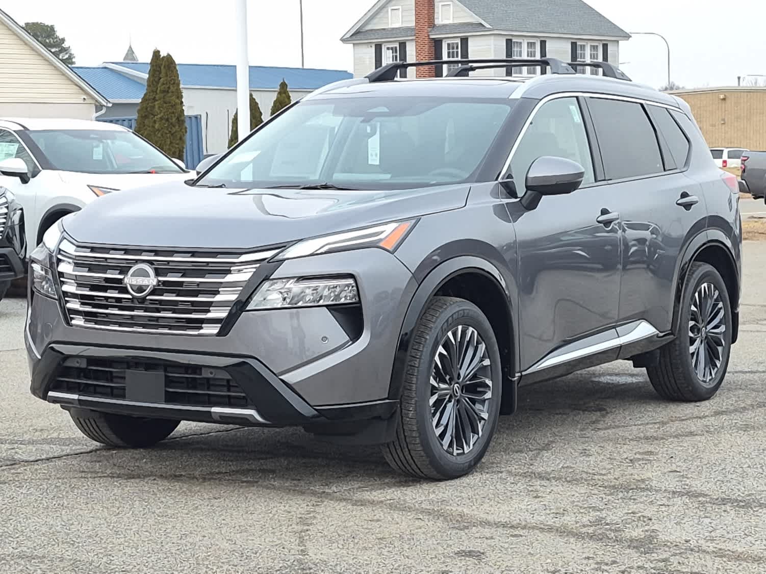 2026 Nissan Rogue Platinum's photo