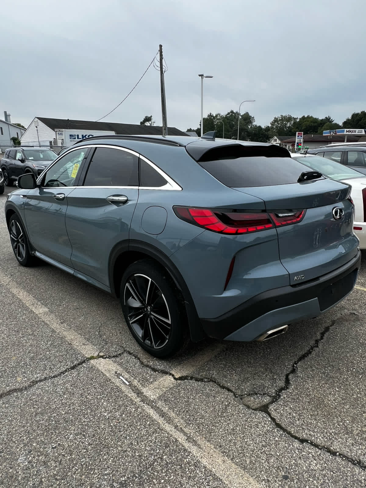 2023 Infiniti QX55 Essential photo 3