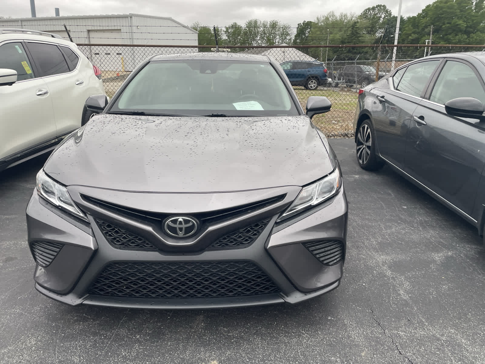 Used 2020 Toyota Camry SE with VIN 4T1G11AK2LU902742 for sale in Dover, DE
