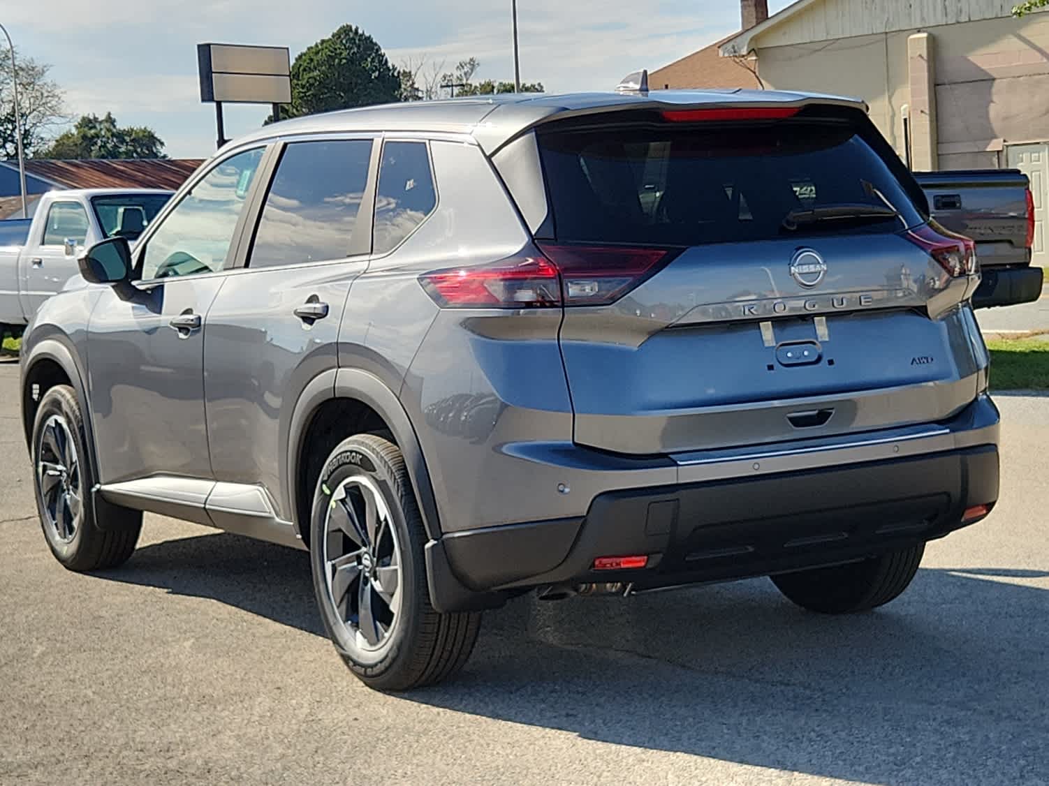 2026 Nissan Rogue SV photo 3