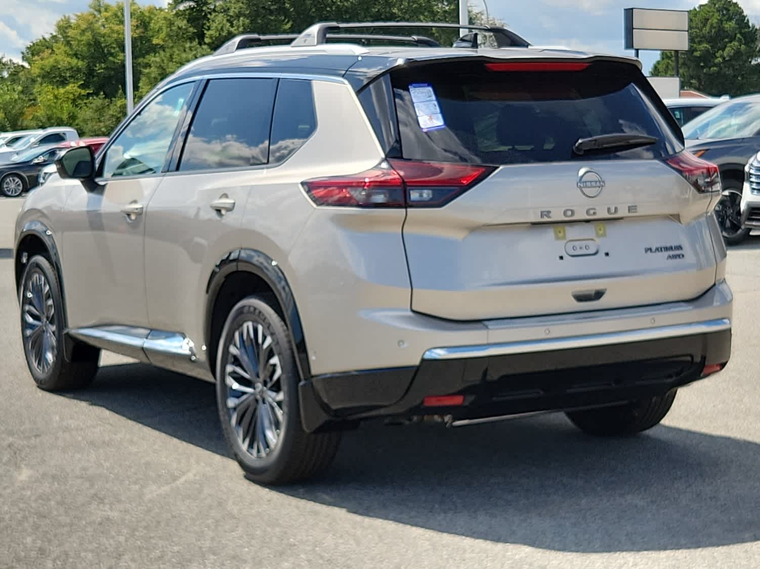 2026 Nissan Rogue Platinum photo 4