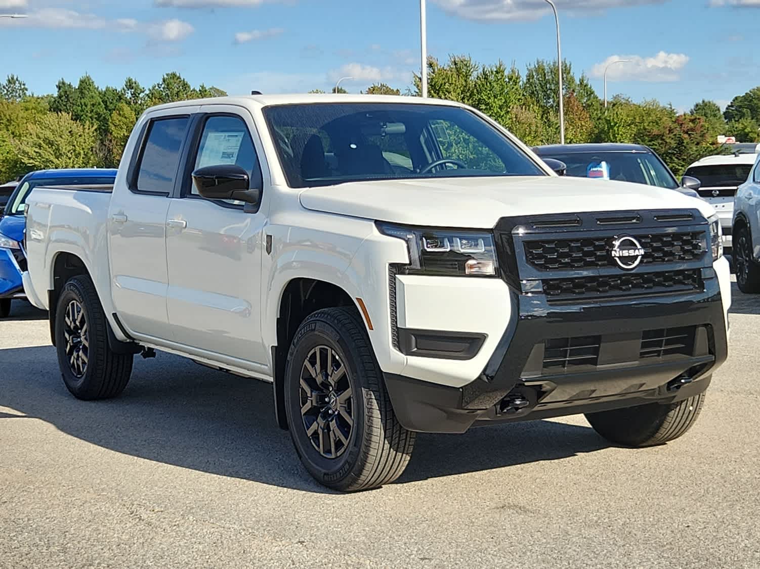2026 Nissan Frontier SV Crew Cab photo 2