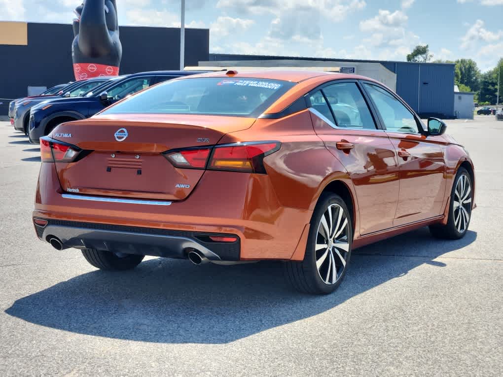 2022 Nissan Altima 2.5 SR photo 3