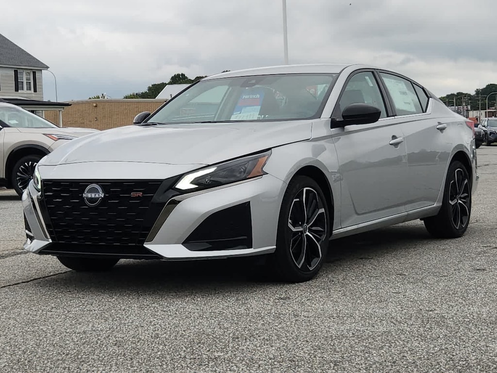 Certified 2025 Nissan Altima SR Sedan