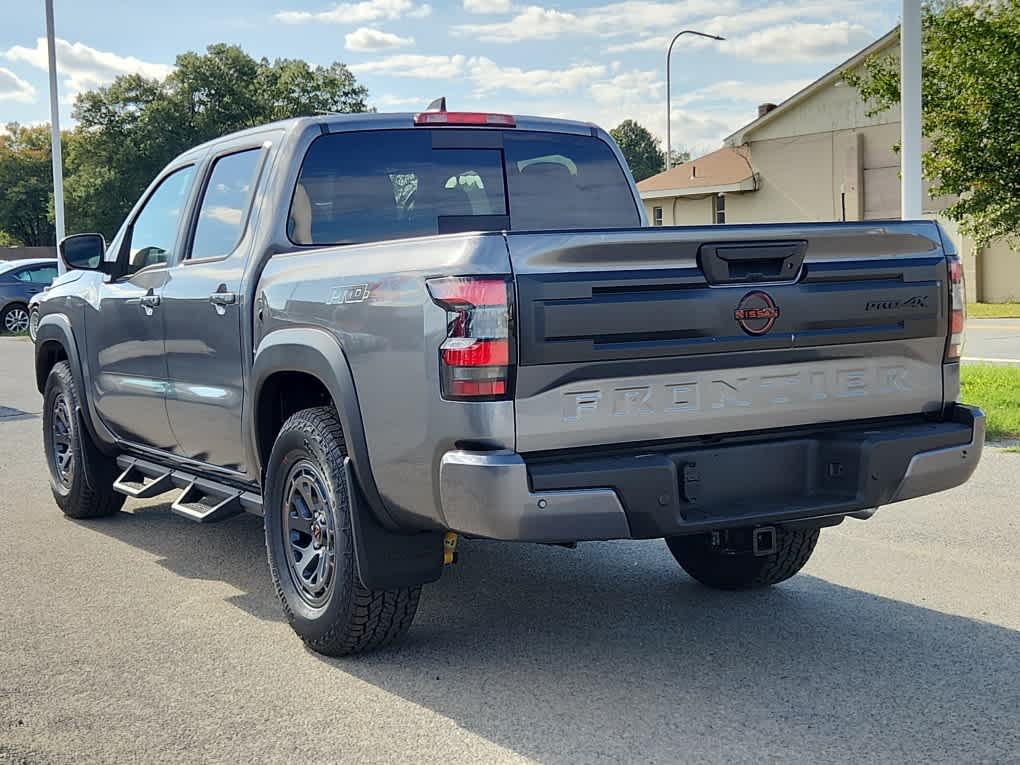 2026 Nissan Frontier PRO-4X Crew Cab photo 4