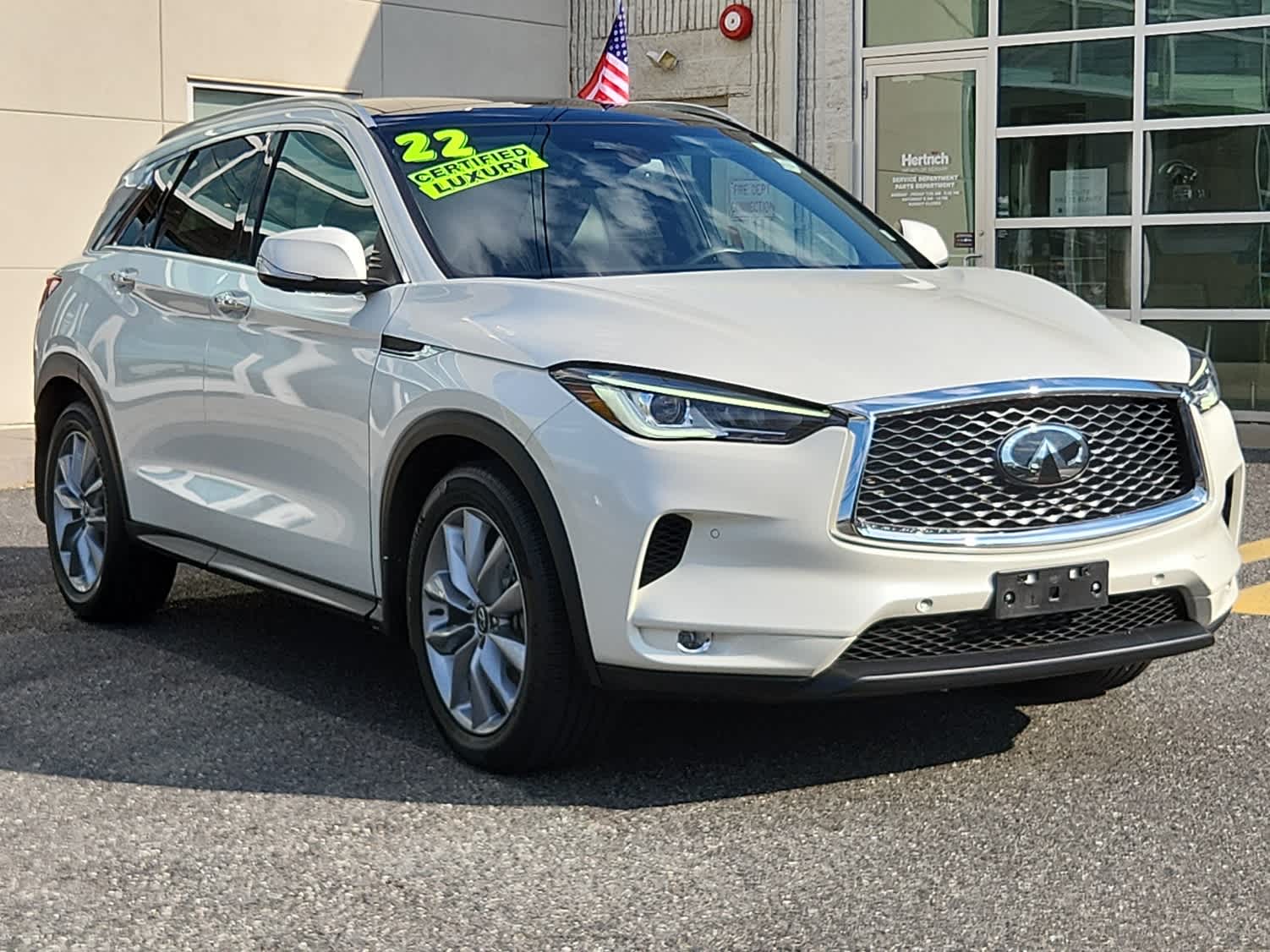 2022 Infiniti QX50 Essential AWD photo 2
