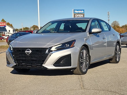 2025 Nissan Altima SL FWD