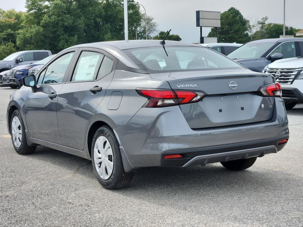2025 Nissan Versa S photo 3