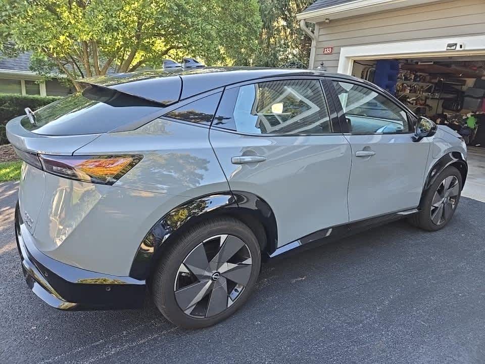 2024 Nissan ARIYA Platinum photo 3