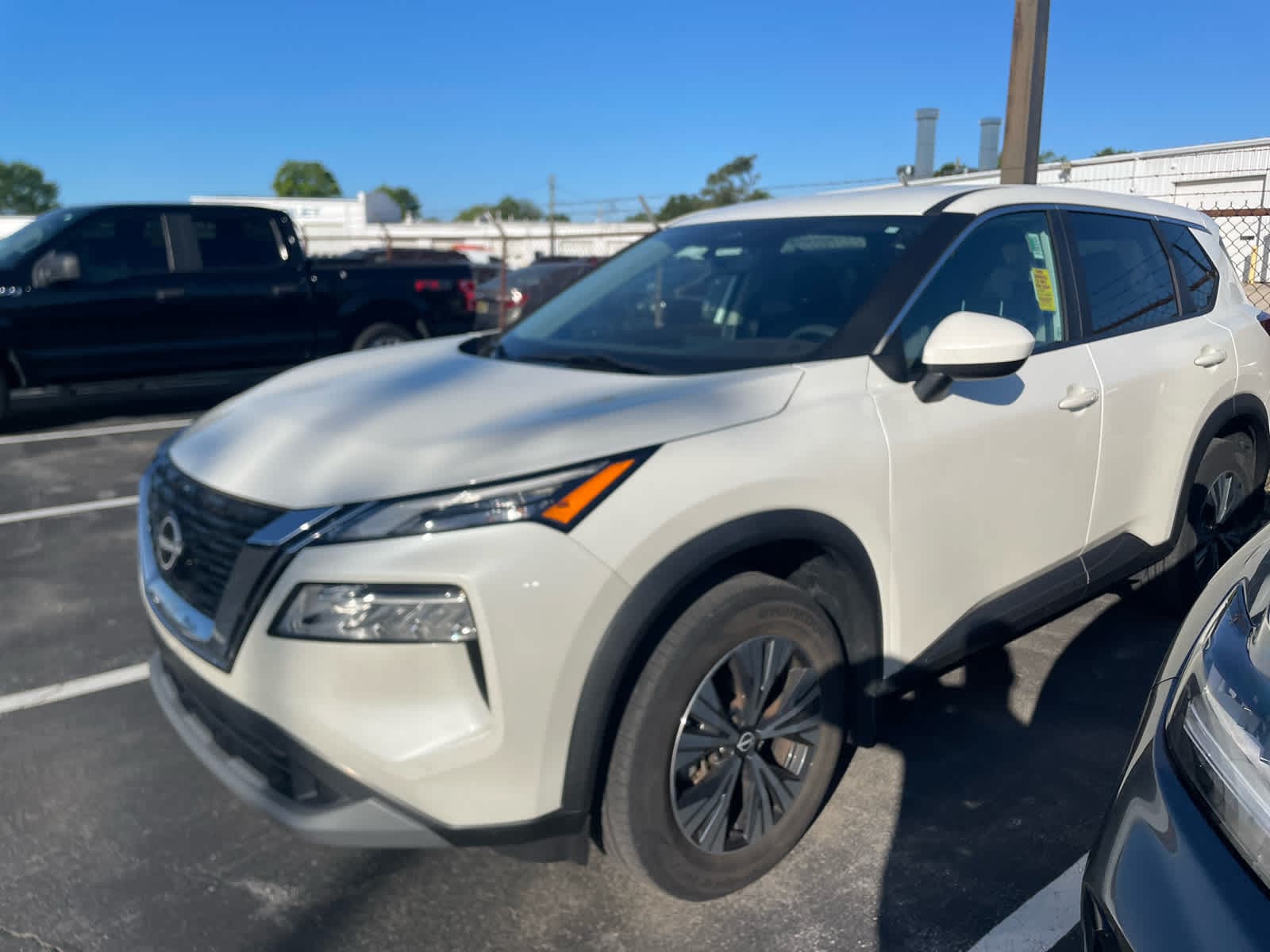 2023 Nissan Rogue SV AWD's photo