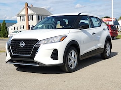 2025 Nissan Kicks Play S FWD
