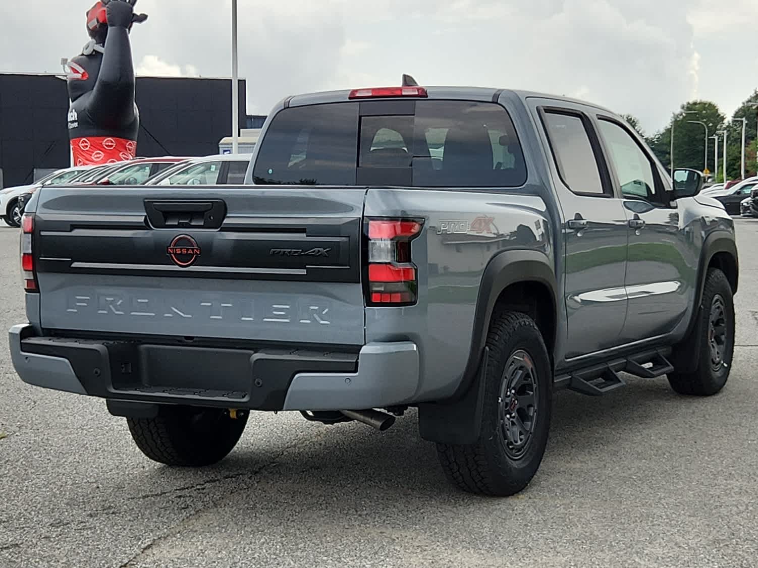 2025 Nissan Frontier PRO-4X Crew Cab photo 3