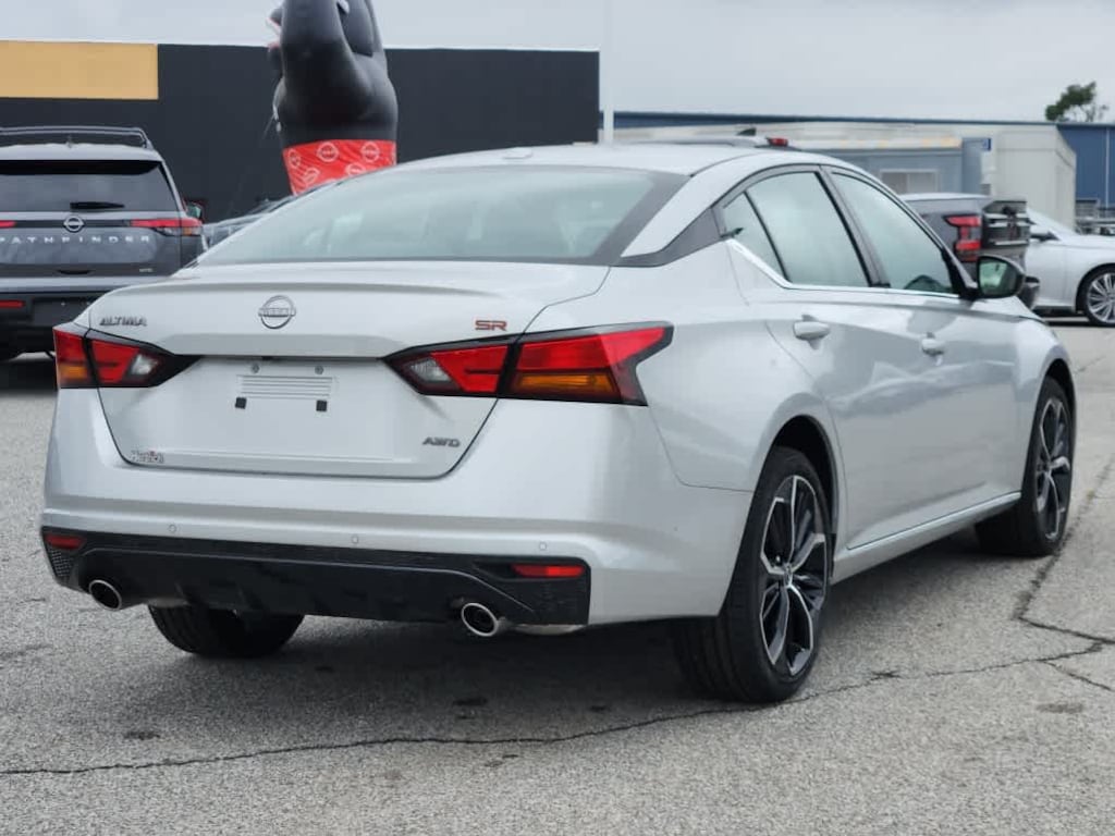 Certified 2025 Nissan Altima SR Sedan