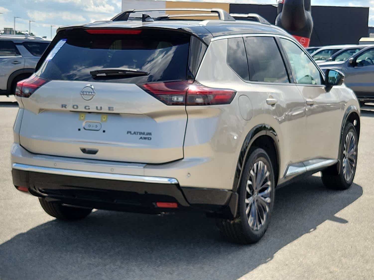 2026 Nissan Rogue Platinum photo 3