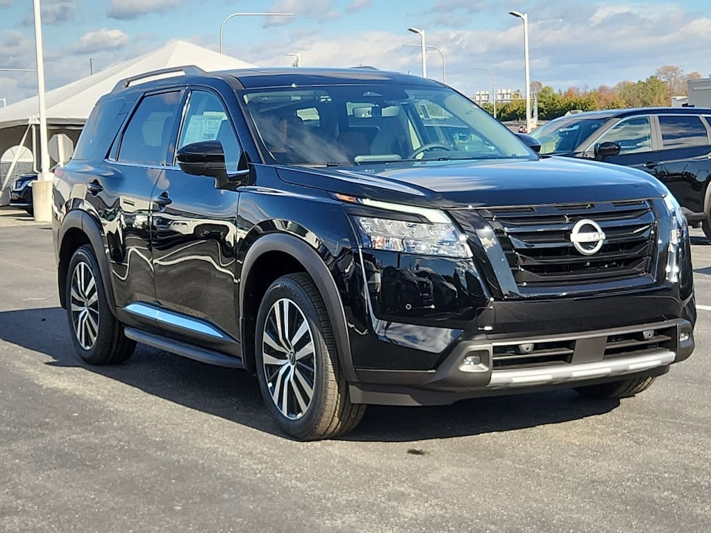 New 2025 Nissan Pathfinder Platinum 4WD