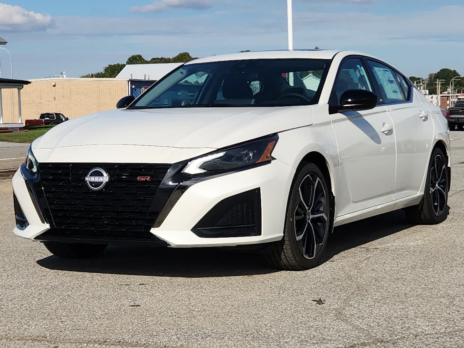 2025 Nissan Altima SR's photo