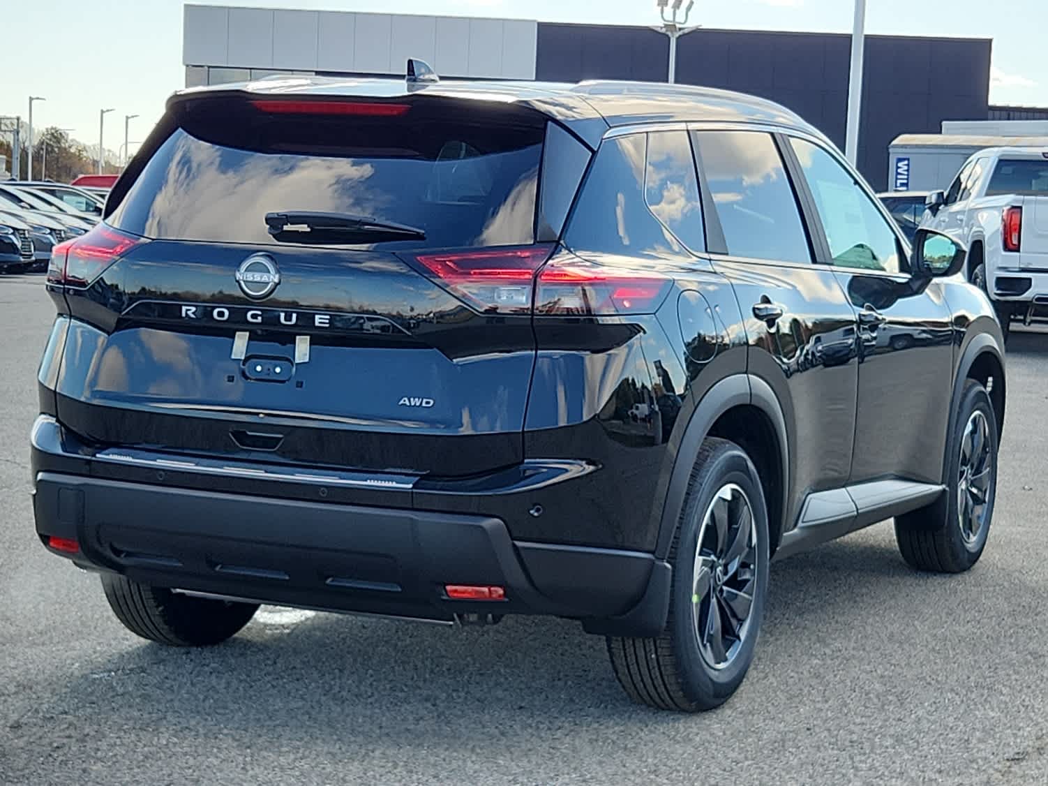 2026 Nissan Rogue SV photo 3