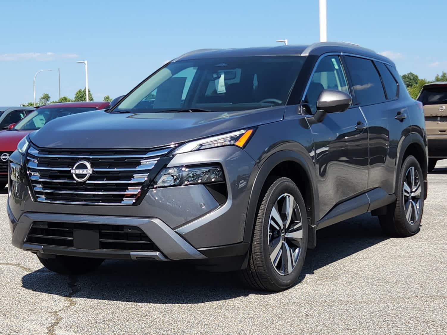 2024 Nissan Rogue SL's photo