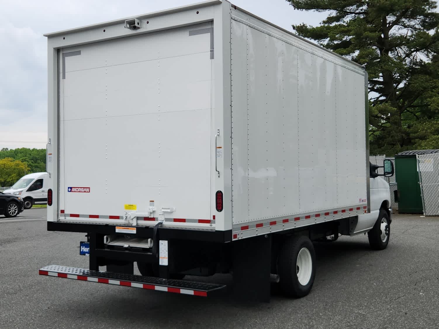 2025 Ford E-350 photo 3